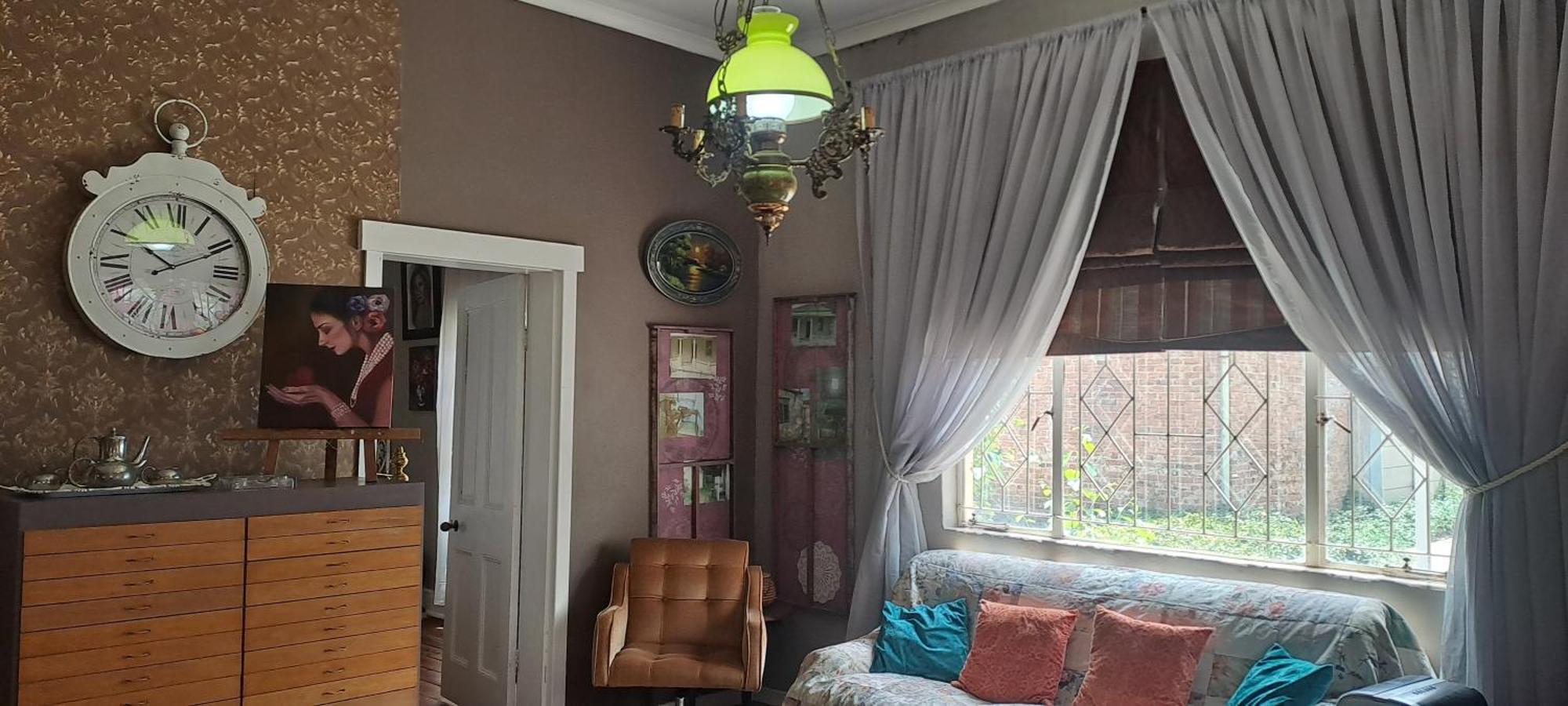 Miss Daisy Villa *